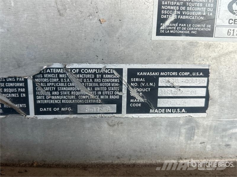 Kawasaki Snowmobile (Inoperable) Motoros szánok