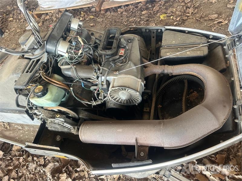 Kawasaki Snowmobile (Inoperable) Motoros szánok