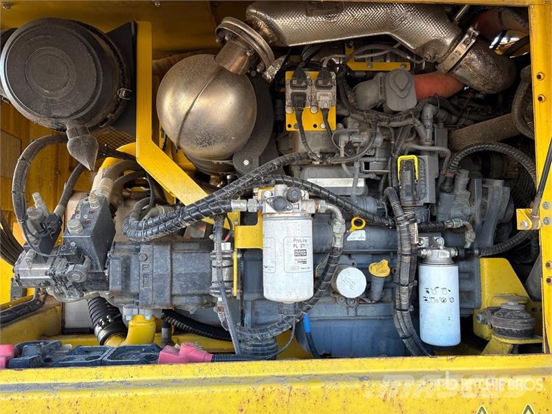 Keestrack K4 Novum Tracked Screen Plant Sieb- und Brechanlagen