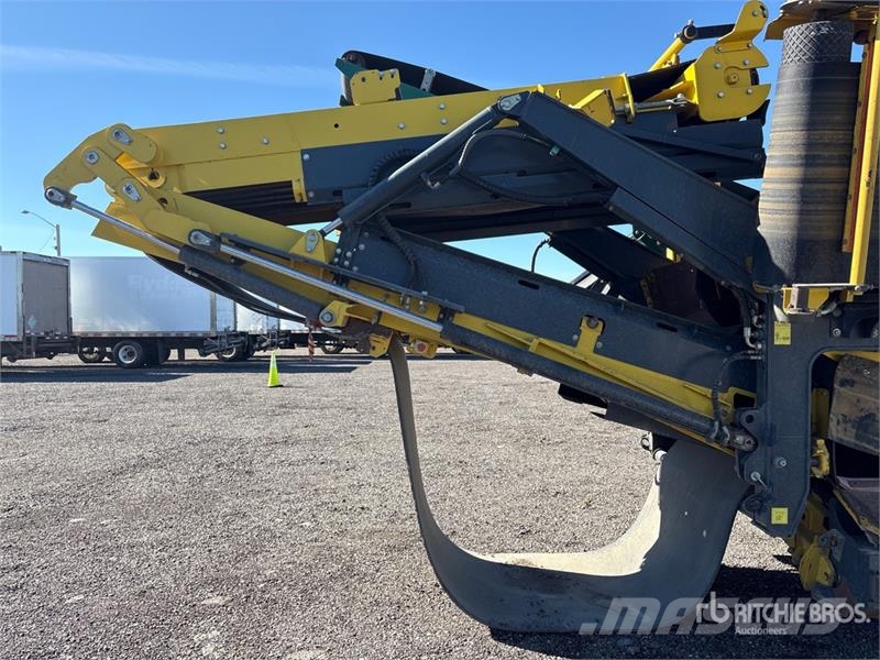 Keestrack K4 Novum Tracked Screen Plant Sieb- und Brechanlagen