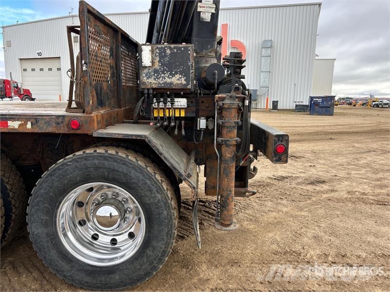 Kenworth 200 C-5 7000 kg Knuckle Boom on Kenworth T800 8x6 Crane trucks