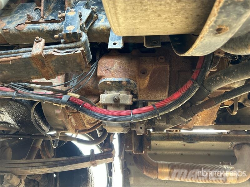 Kenworth 200 C-5 7000 kg Knuckle Boom on Kenworth T800 8x6 Crane trucks