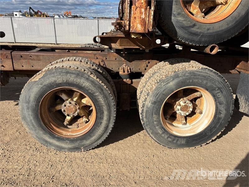 Kenworth 6x4 Self-Loading Log Truck Puuautot