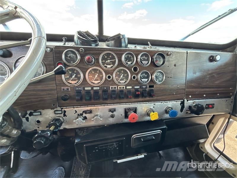 Kenworth 6x4 Self-Loading Log Truck Puuautot