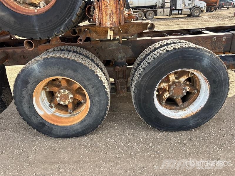 Kenworth 6x4 Self-Loading Log Truck Puuautot