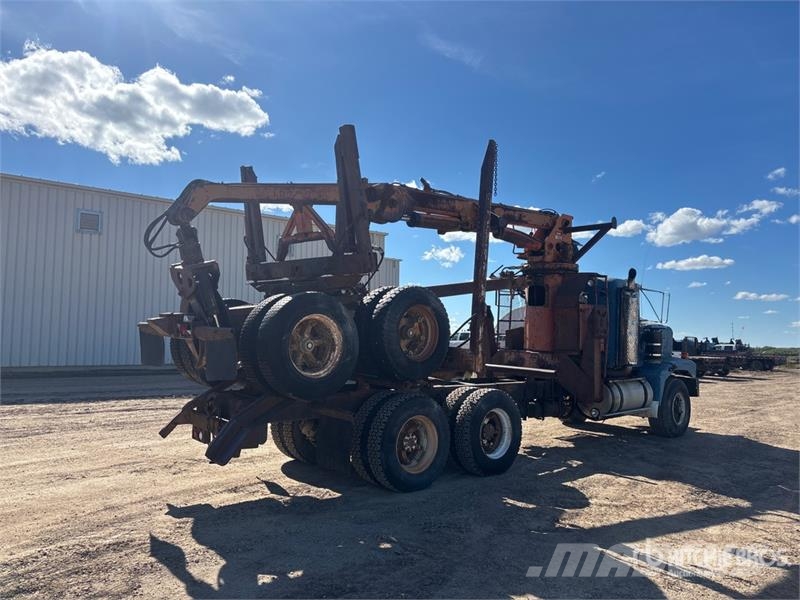 Kenworth 6x4 Self-Loading Log Truck Puuautot