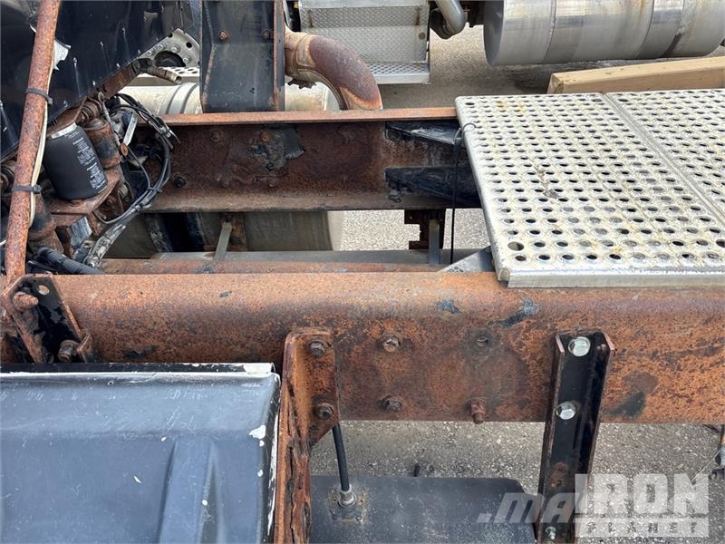 Kenworth 6x4 T/A Day Cab Truck Tractor Sattelzugmaschinen