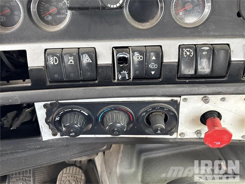 Kenworth 6x4 T/A Day Cab Truck Tractor Sattelzugmaschinen