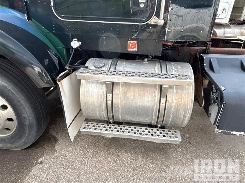 Kenworth 6x4 T/A Day Cab Truck Tractor Sattelzugmaschinen