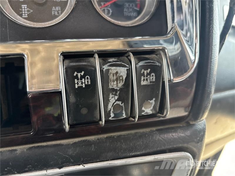 Kenworth C500 Plošinové nákladné automobily/nákladné automobily so sklápacími bočnicami