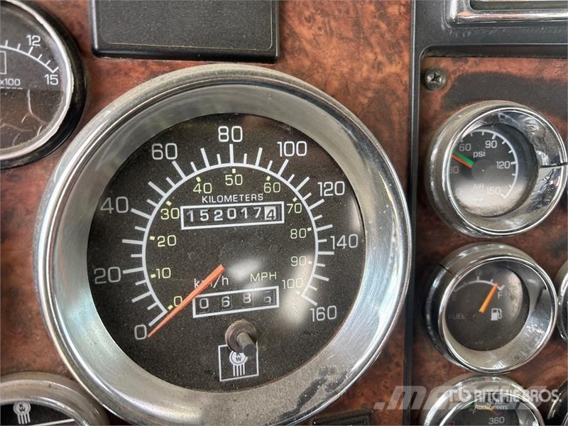 Kenworth C500 平板式/側卸式卡車