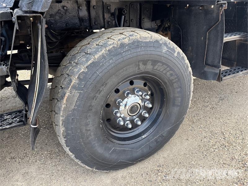 Kenworth C500 Plošinové nákladné automobily/nákladné automobily so sklápacími bočnicami