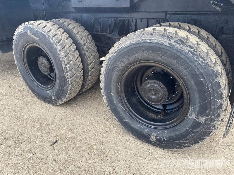 Kenworth C500 Plošinové nákladné automobily/nákladné automobily so sklápacími bočnicami