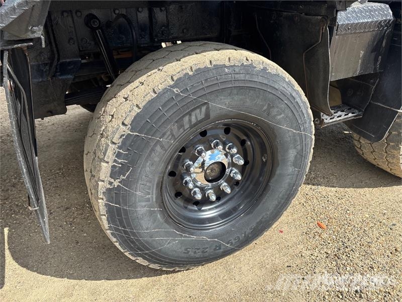 Kenworth C500 Plošinové nákladné automobily/nákladné automobily so sklápacími bočnicami