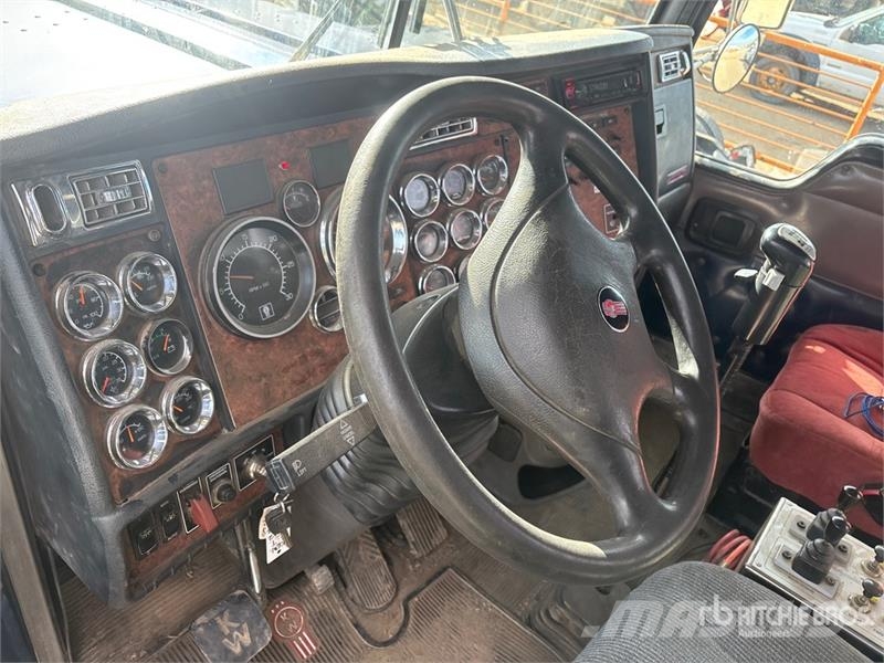 Kenworth C500 平板式/側卸式卡車