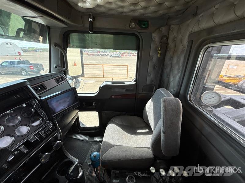 Kenworth C500 Plošinové nákladné automobily/nákladné automobily so sklápacími bočnicami
