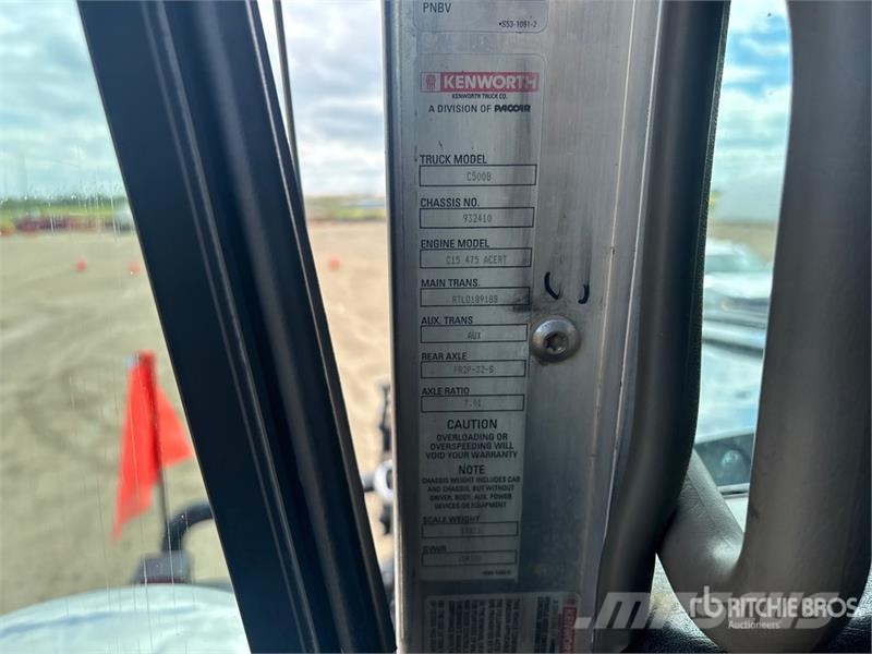 Kenworth C500 Plošinové nákladné automobily/nákladné automobily so sklápacími bočnicami