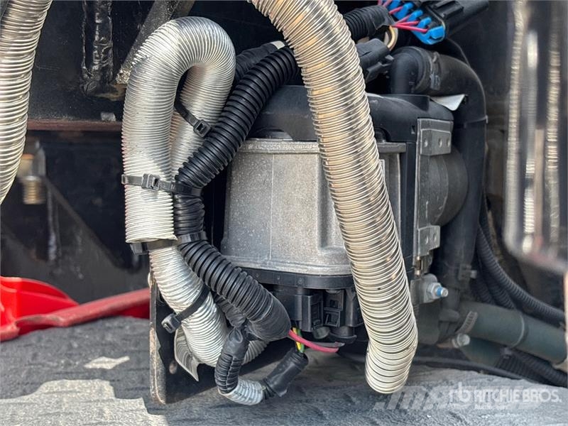 Kenworth C500 Plošinové nákladné automobily/nákladné automobily so sklápacími bočnicami