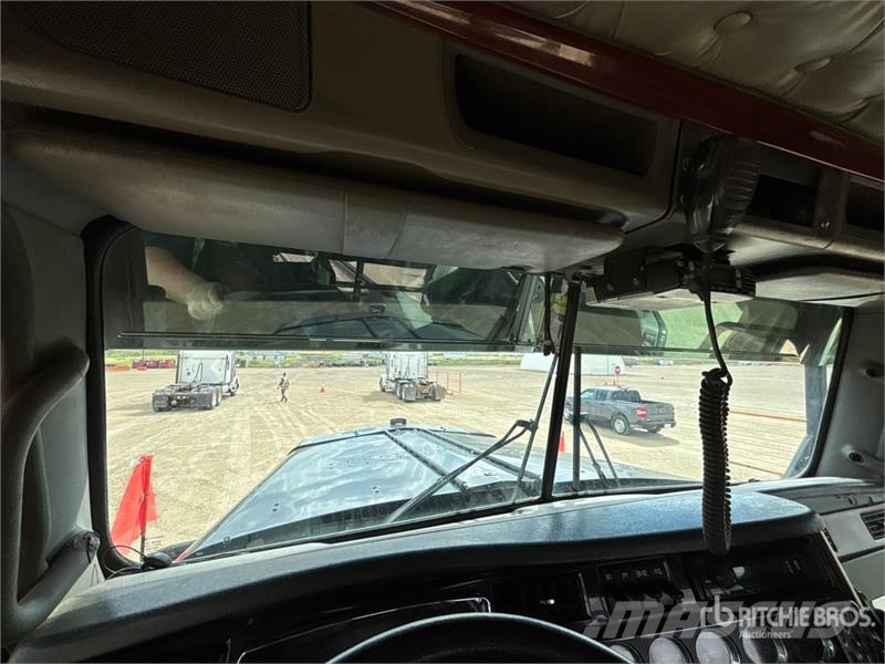 Kenworth C500 Plošinové nákladné automobily/nákladné automobily so sklápacími bočnicami