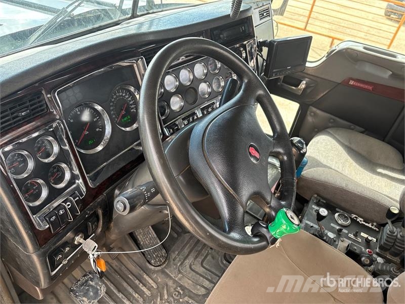 Kenworth C500 Plošinové nákladné automobily/nákladné automobily so sklápacími bočnicami