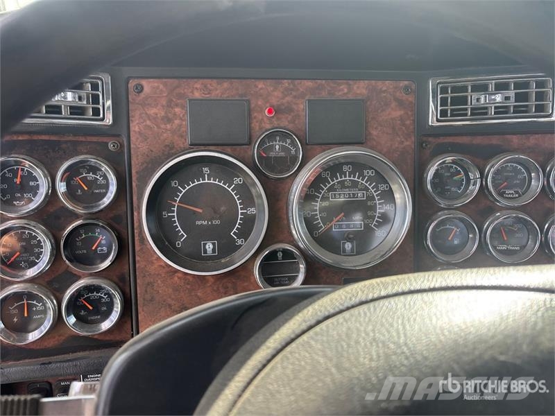 Kenworth C500 平板式/側卸式卡車