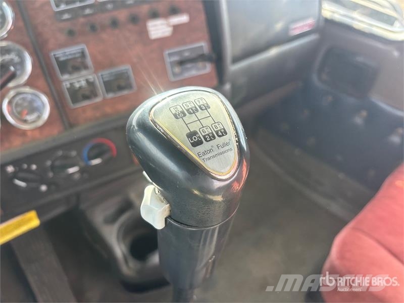 Kenworth C500 平板式/側卸式卡車