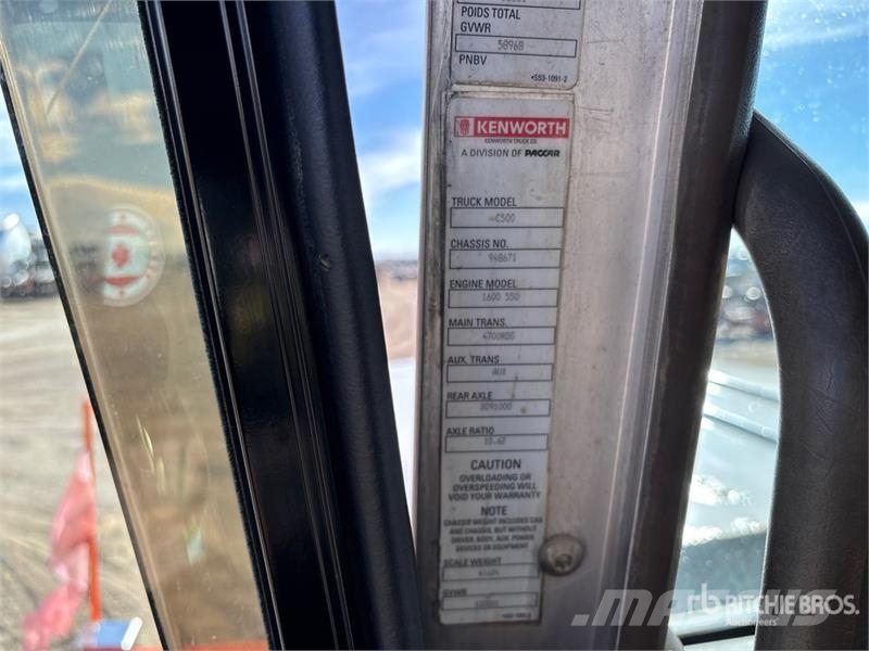 Kenworth C500 平板栏板货车