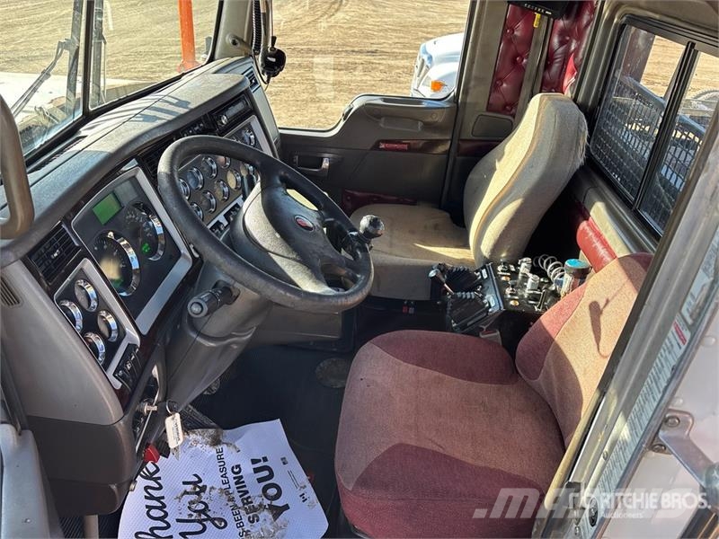 Kenworth C500 平板栏板货车