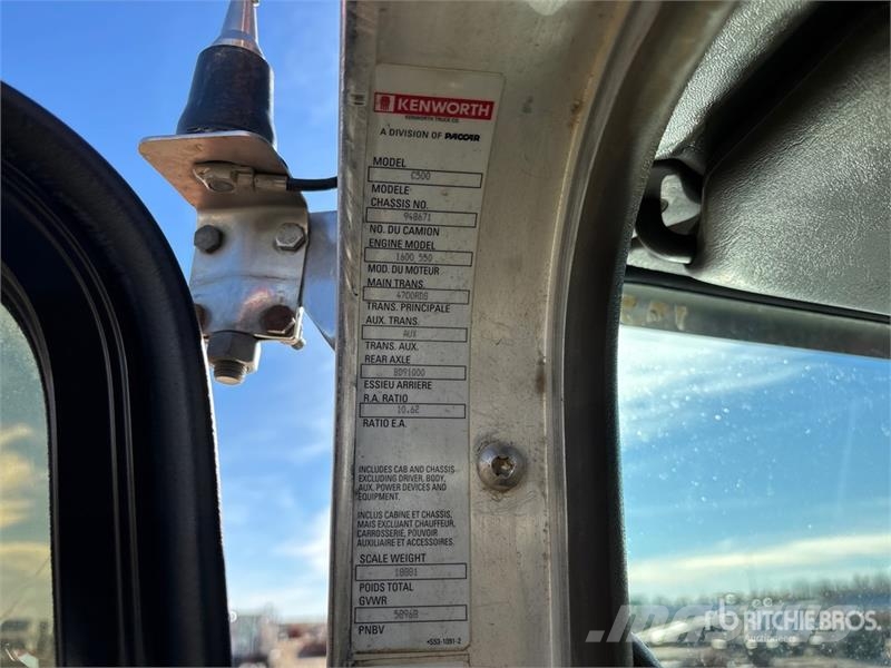 Kenworth C500 平板栏板货车