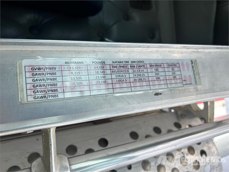 Kenworth C500 Pritschenwagen/Pritschenwagen mit Seitenklappe