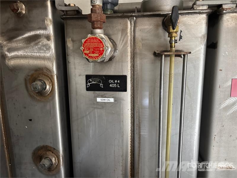Kenworth C500 6x4 Fuel and Lube Truck Tankwagen