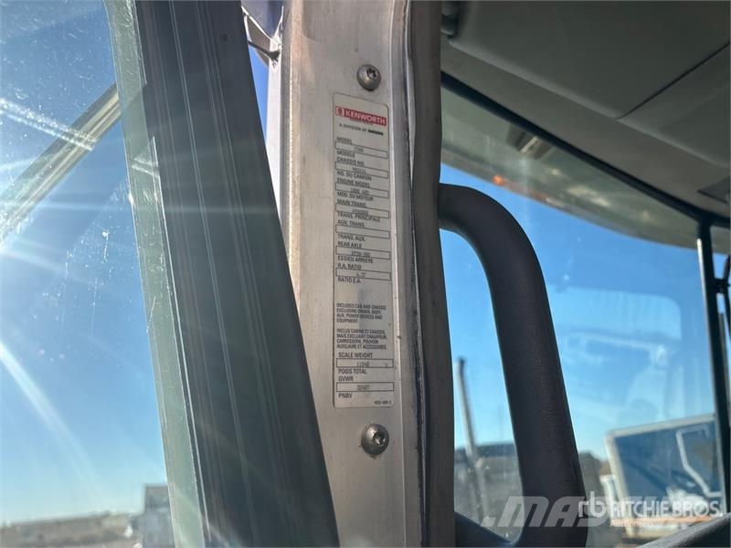 Kenworth C500 6x4 Fuel and Lube Truck Tankwagen