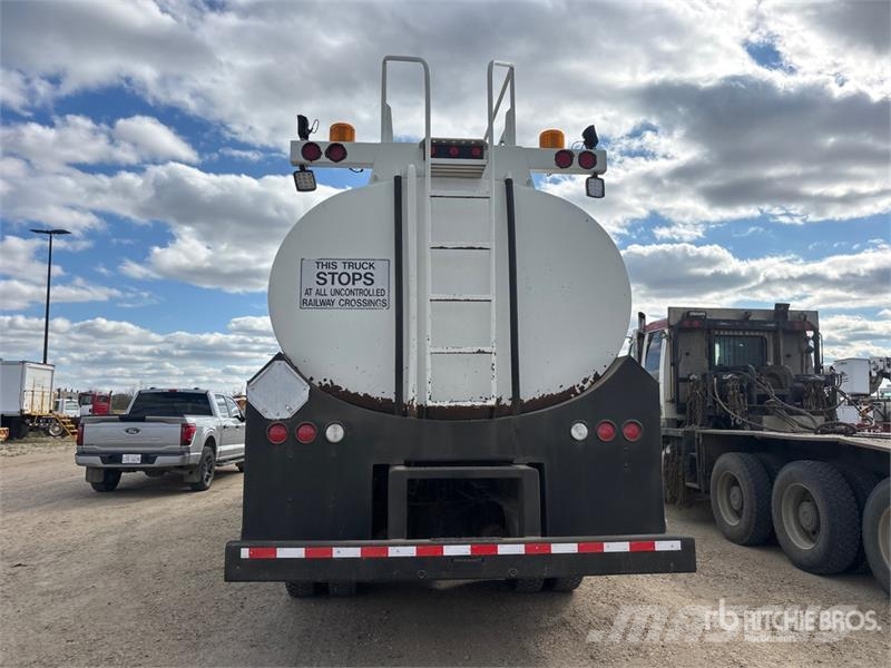 Kenworth C500 6x4 Fuel and Lube Truck Autocisterna