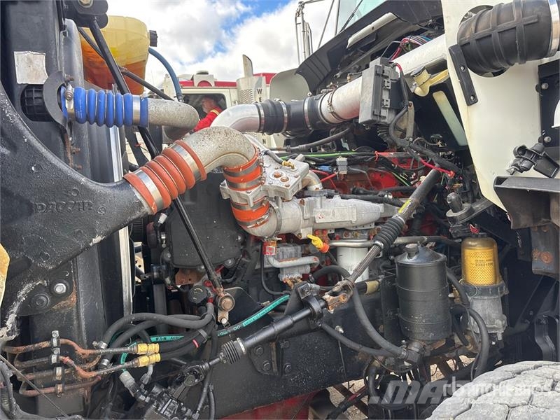 Kenworth C500 6x4 Fuel and Lube Truck Autocisterna