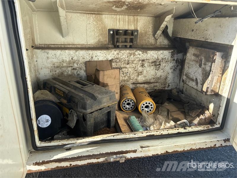 Kenworth C500 6x4 Fuel and Lube Truck Tankwagen