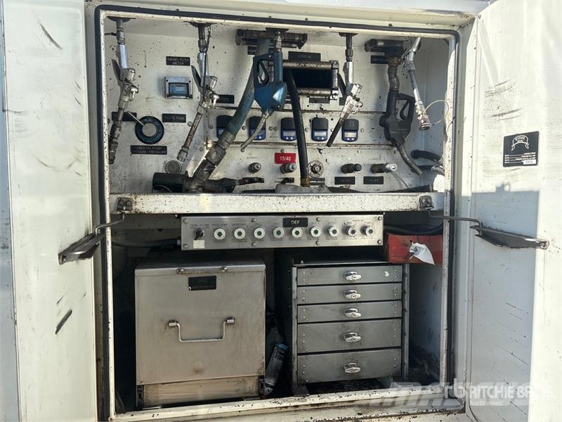 Kenworth C500 6x4 Fuel and Lube Truck Tankwagen
