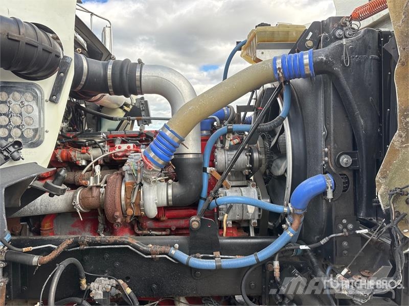 Kenworth C500 6x4 Fuel and Lube Truck Autocisterna