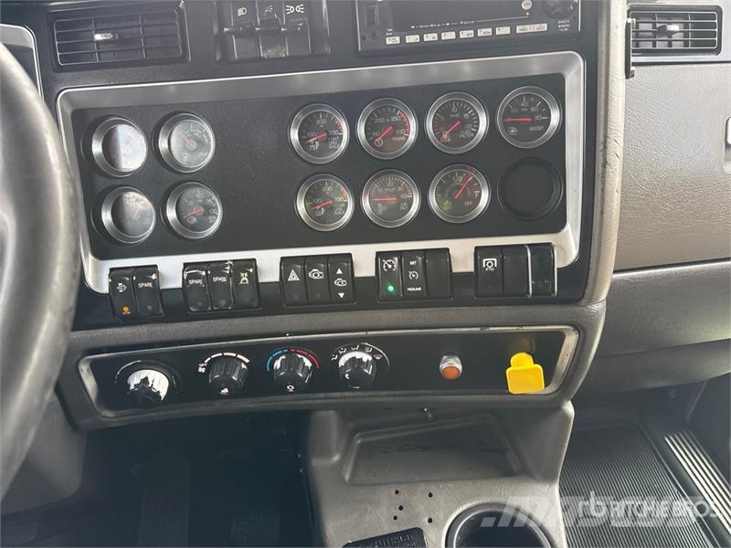Kenworth C500 6x4 Fuel and Lube Truck Autocisterna