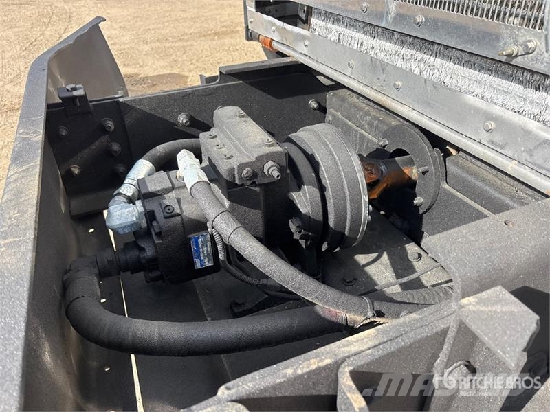 Kenworth C500 6x4 Fuel and Lube Truck Autocisterna