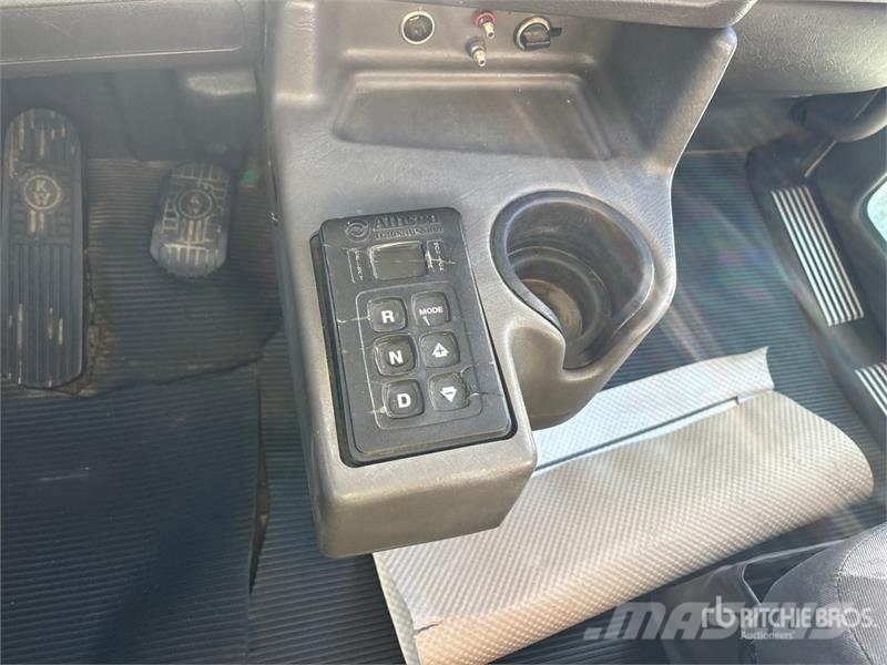 Kenworth C500 6x4 Fuel and Lube Truck Tankwagen