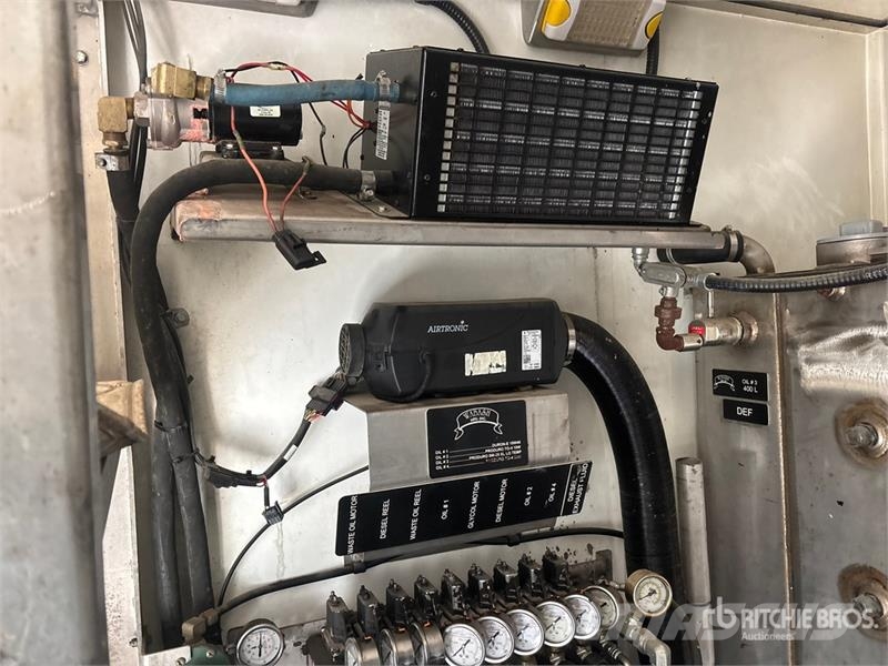 Kenworth C500 6x4 Fuel and Lube Truck Tankwagen