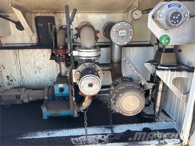 Kenworth C500 6x4 Fuel and Lube Truck Tankwagen