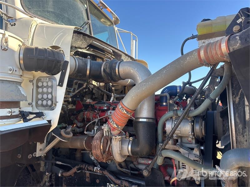 Kenworth C500 6x4 Fuel and Lube Truck Tankwagen