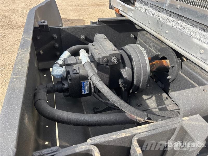 Kenworth C500 6x4 Fuel and Lube Truck Autocisterna