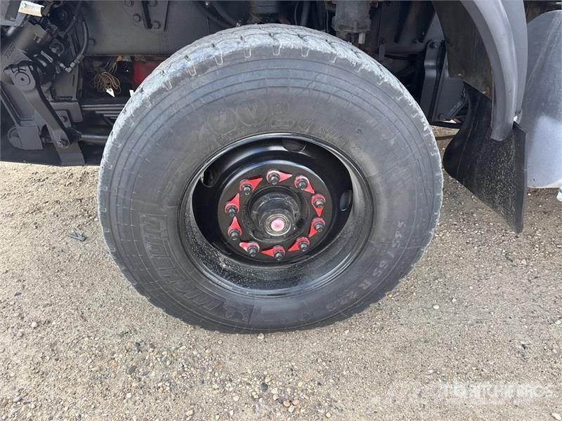 Kenworth C500 6x4 Fuel and Lube Truck Autocisterna