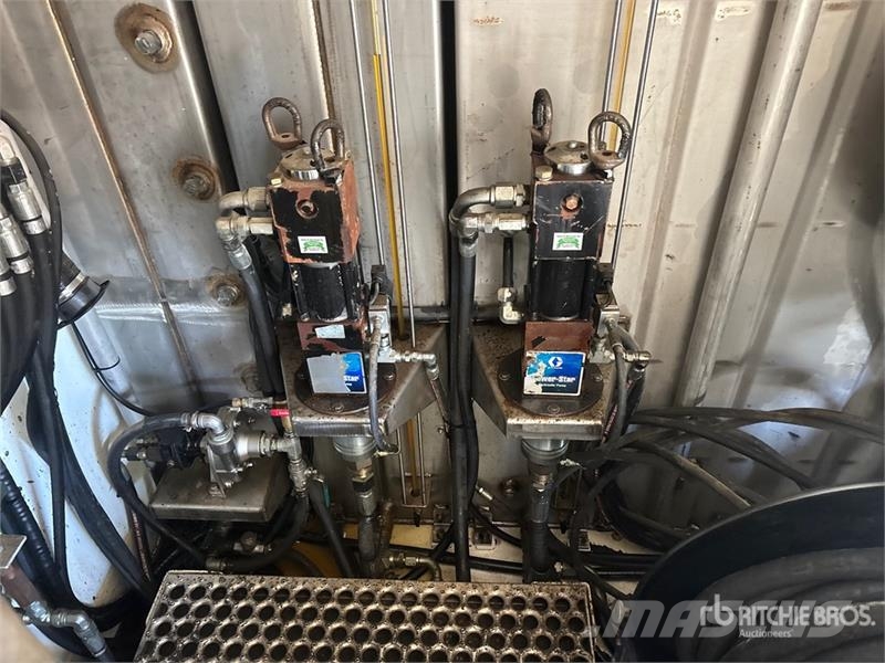 Kenworth C500 6x4 Fuel and Lube Truck Tankwagen