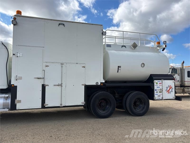 Kenworth C500 6x4 Fuel and Lube Truck Autocisterna