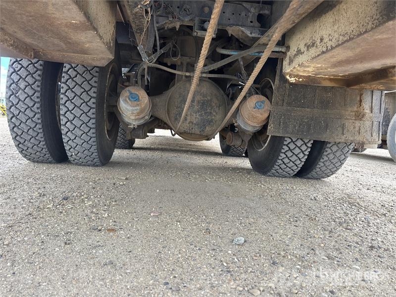 Kenworth C500 6x4 Fuel and Lube Truck Autocisterna