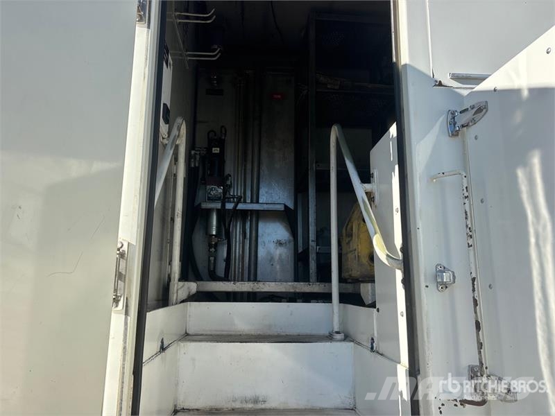 Kenworth C500 6x4 Fuel and Lube Truck Tankwagen