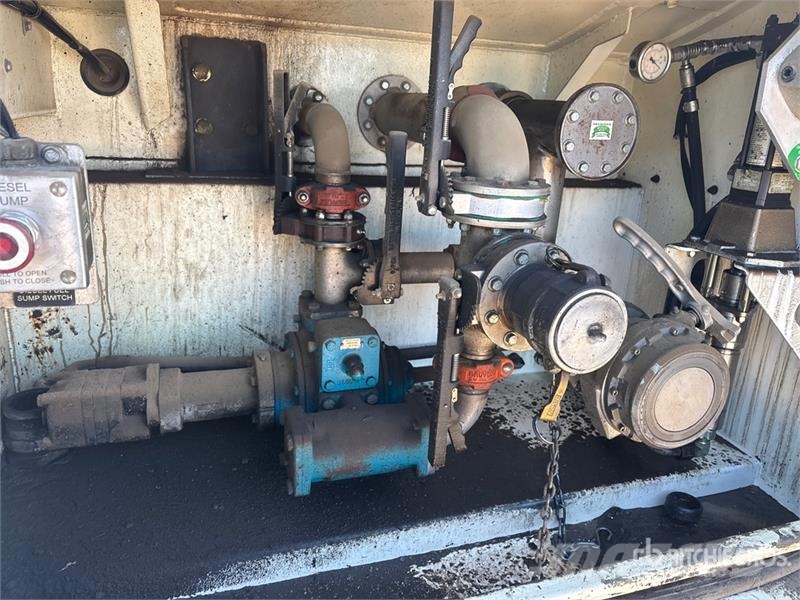 Kenworth C500 6x4 Fuel and Lube Truck Tankwagen